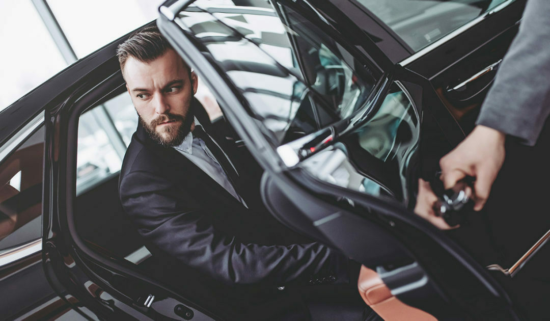 Descubre los beneficios de alquilar un coche con conductor